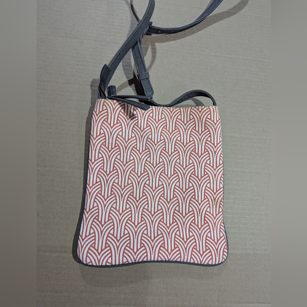 Ame & Lulu Peach Orange Cream Pattern Cross Body Canvas Purse Bag - Picture 5 of 9